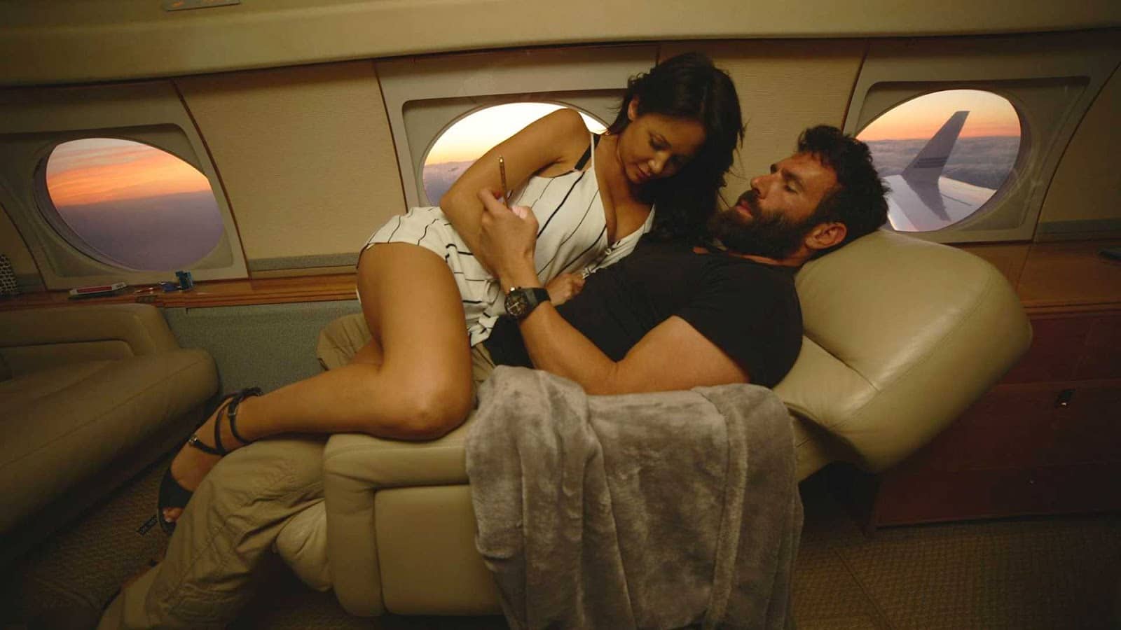Порно Ролики Секс В Самолете