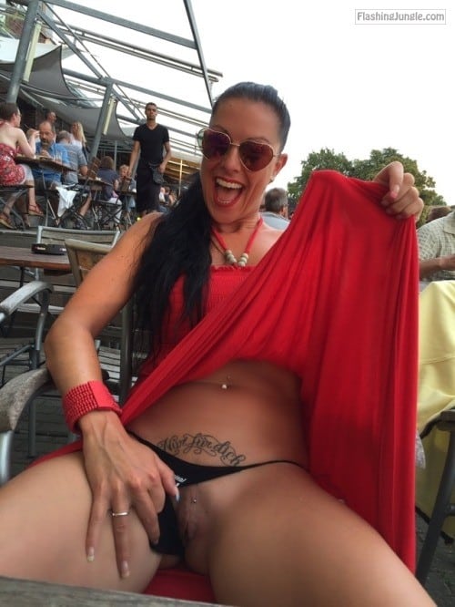 up skirt nude photos - Photo - Public Flashing Pics