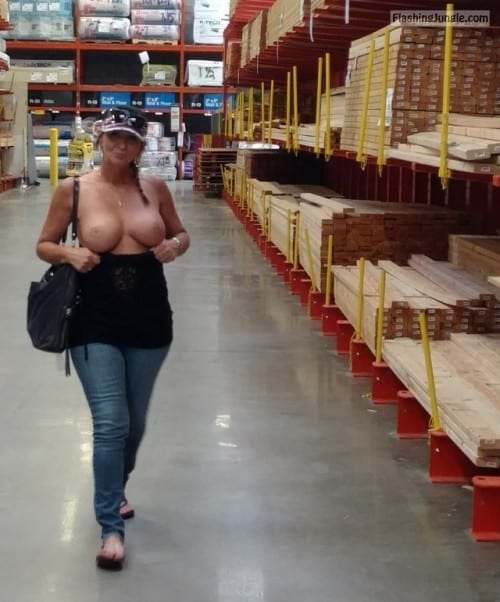 Photo public flashing milf pics howife flashing store boobs flash 