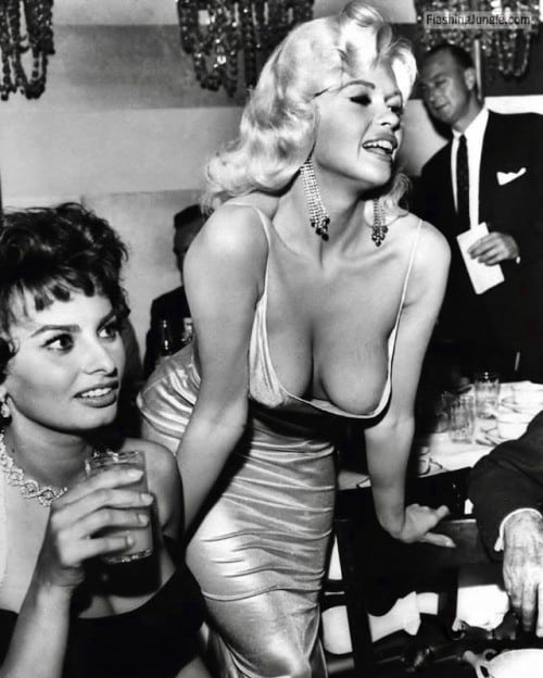 Voyeur Pics Public Flashing Pics Boobs Flash Pics - Celebrity Sophia Loren and Jayne no bra nipple slip
