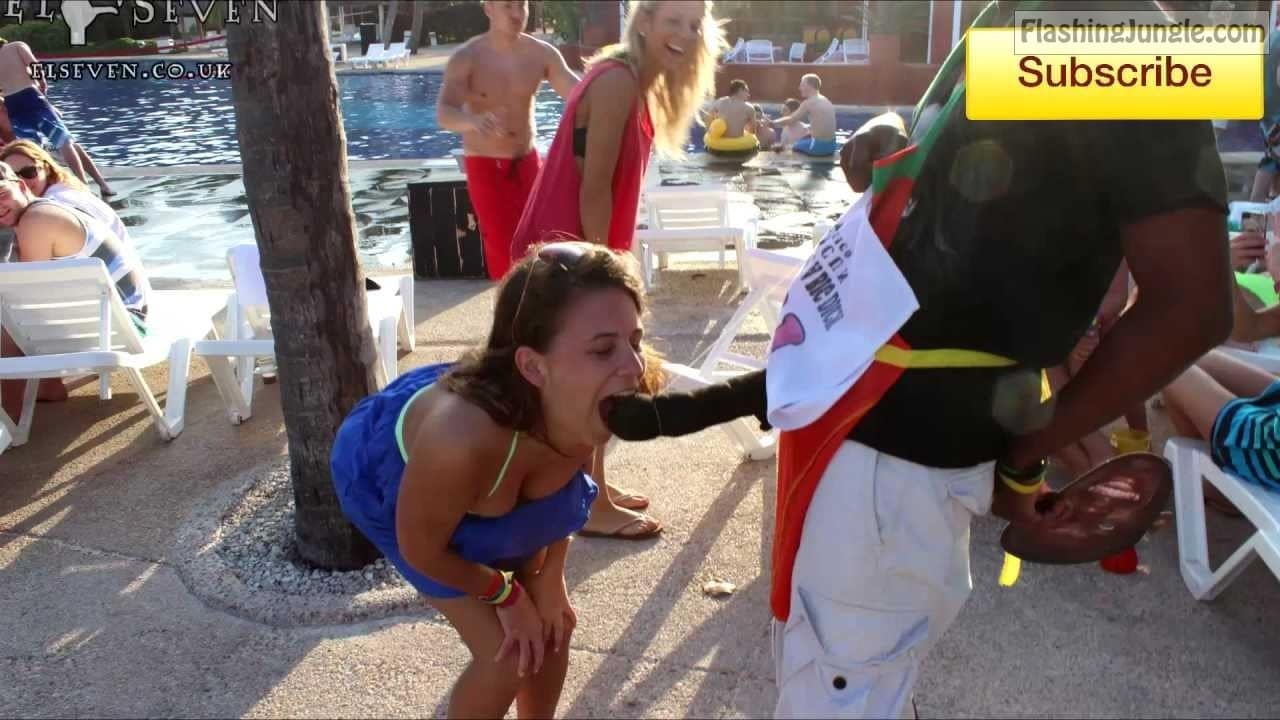 Public Sex Pics Hotwife Pics Dick Flash Pics - Girl tasting huge black dick swimming pool