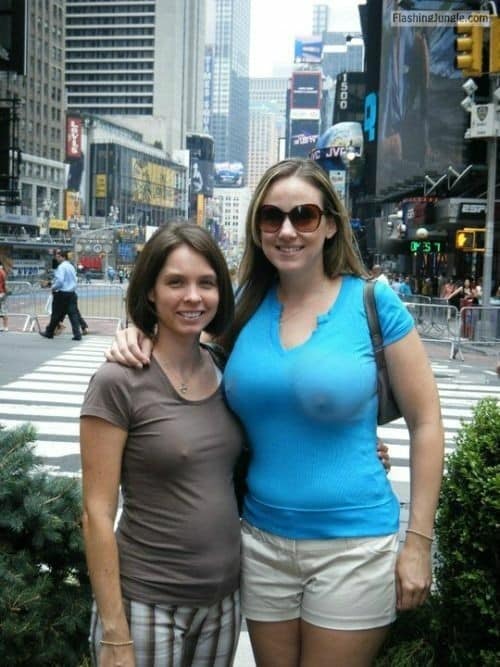 tween pokies - Pokies on the streets of NY - Boobs Flash Pics