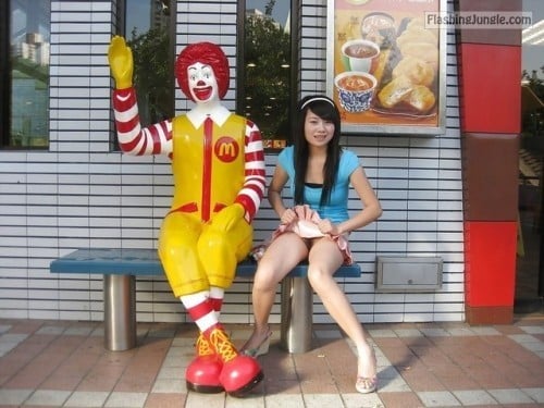Upskirt Pics Pussy Flash Pics Public Flashing Pics No Panties Pics - Pantyless Japanese girl in front of McDonald’s