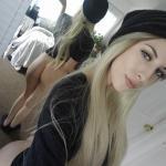 Bottomless blonde with cap: mirror ass selfie