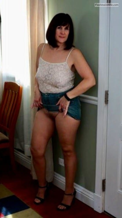 lisa appleton no knickers - How’s this for no knickers? Thanks for the submission @dicmano - No Panties Pics