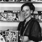 outdoornudeselfpics: Sex shop flashing 4