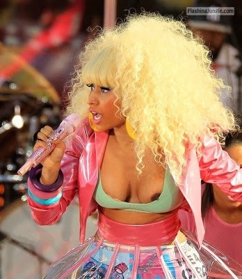 chubby ebony nip slip pic - wardrobemalfunction:Nicki Minaj – Nip slip - Public Flashing Pics