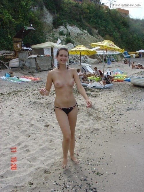 girls flashing in public - Follow me for more public exhibitionists:… - Public Flashing Pics