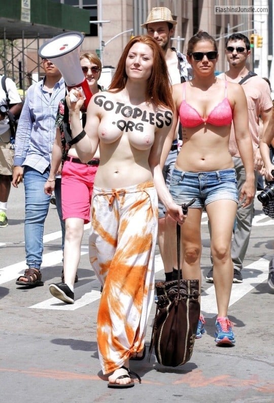 unaware public nudity pics - sinjidon: Follow me for more public exhibitionists: https://ift.tt/2f4Zm07 - Public Flashing Pics