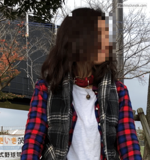 dare to be noticed salon - Out and about. I wonder if anyone will notice? - Public Flashing Pics