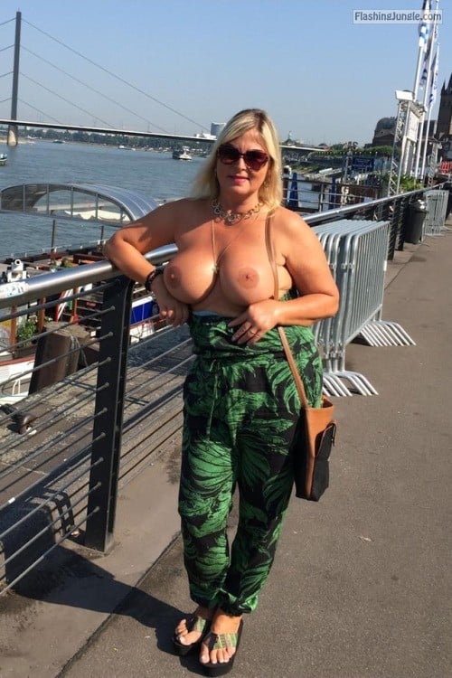 Public Flashing Pics - flash-public: It is very exciting to show my big boobs in…