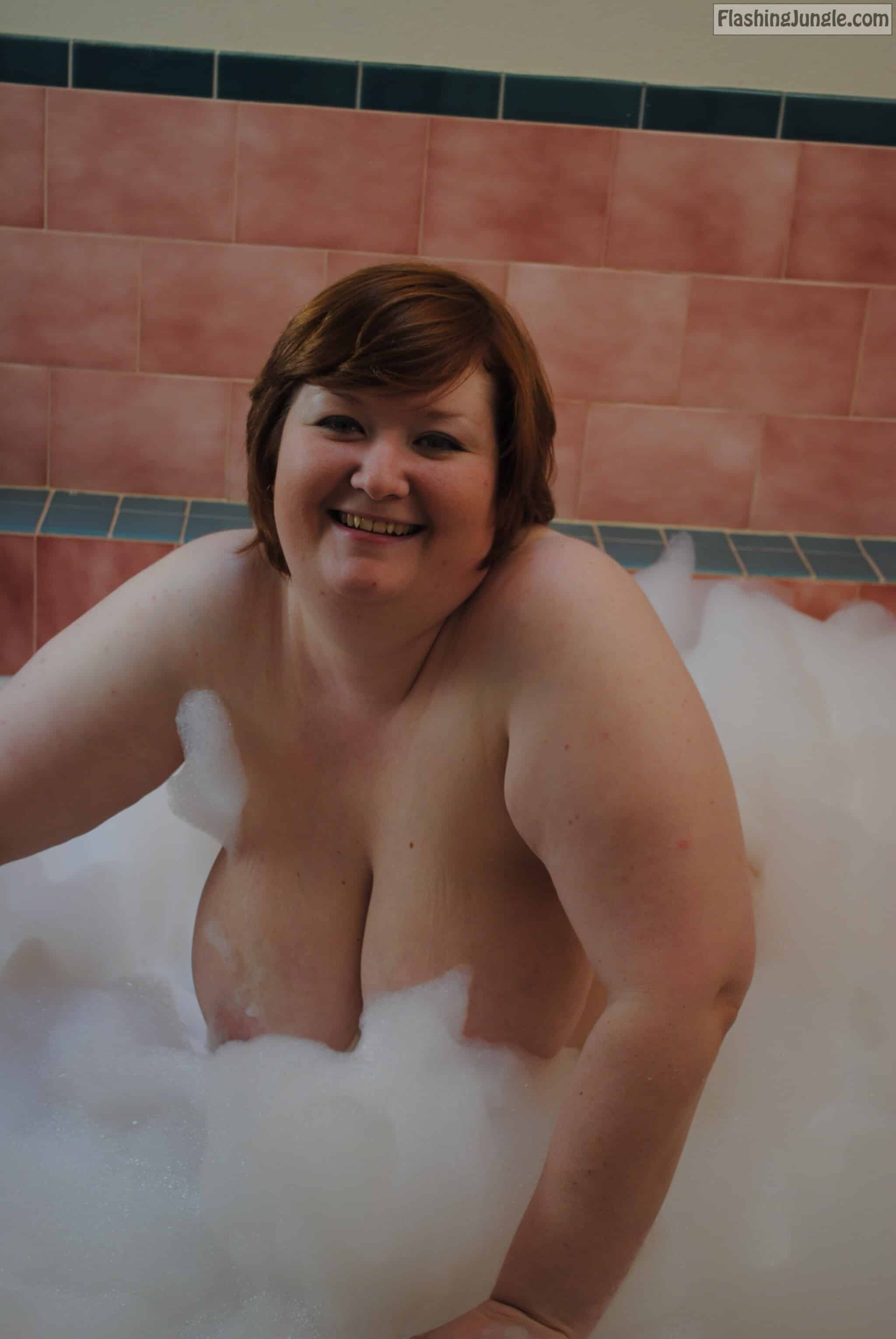 Real Amateurs MILF Flashing Pics Boobs Flash Pics - Playful BBW Buble Bath part 2