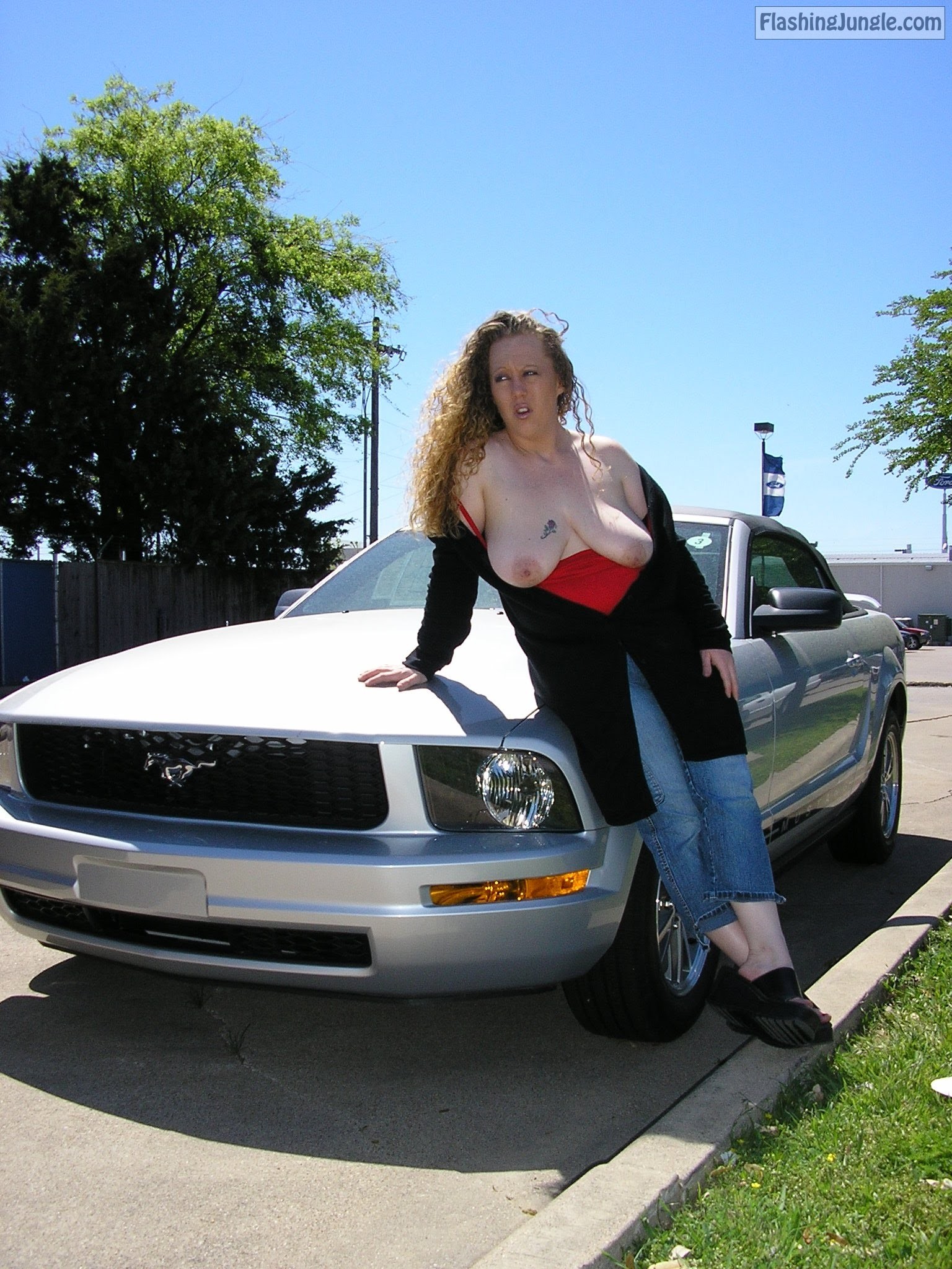 cj so cool green car - Car Shopping Feeling frisky while looking at cars. - Boobs Flash Pics