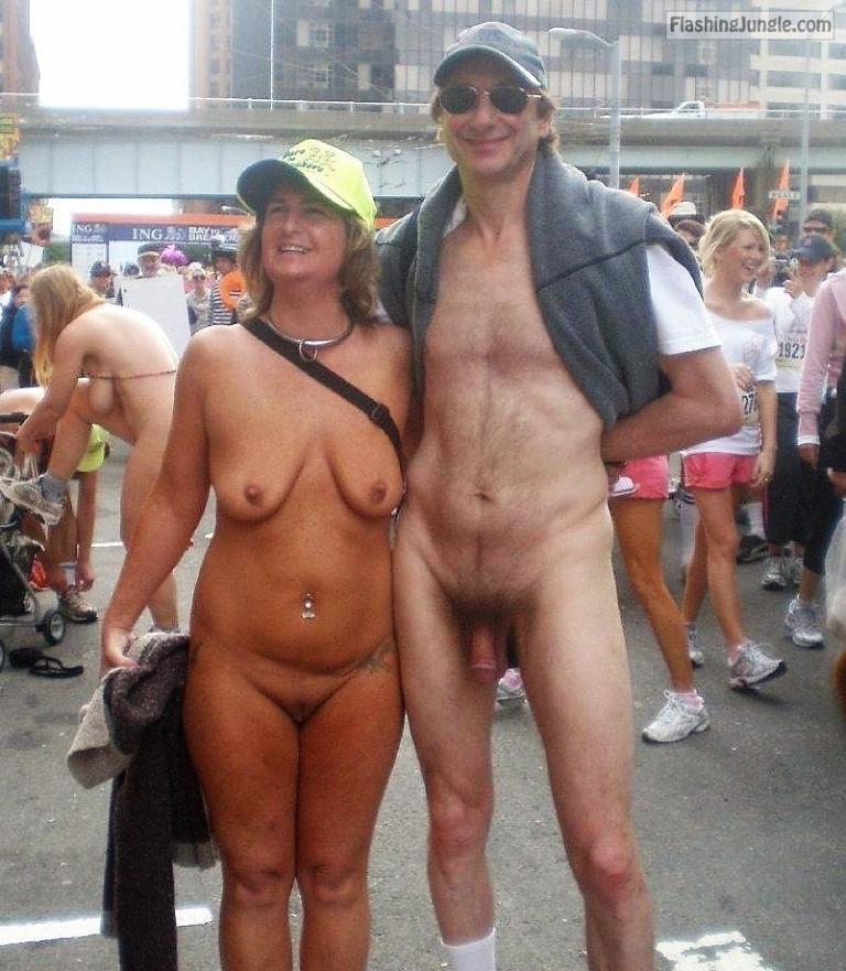 Exhibitionist Nude Couple Public Flash