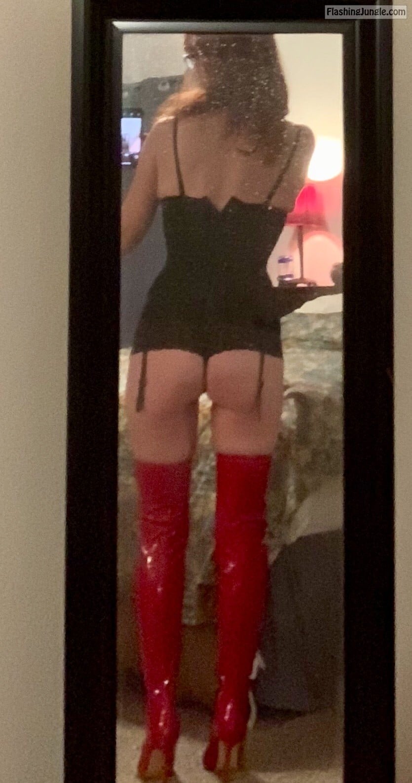 why am i obsessed with redheads - Slim Hot Redhead GILF in Red High Boots 52 year old redhead GILF - Ass Flash Pics