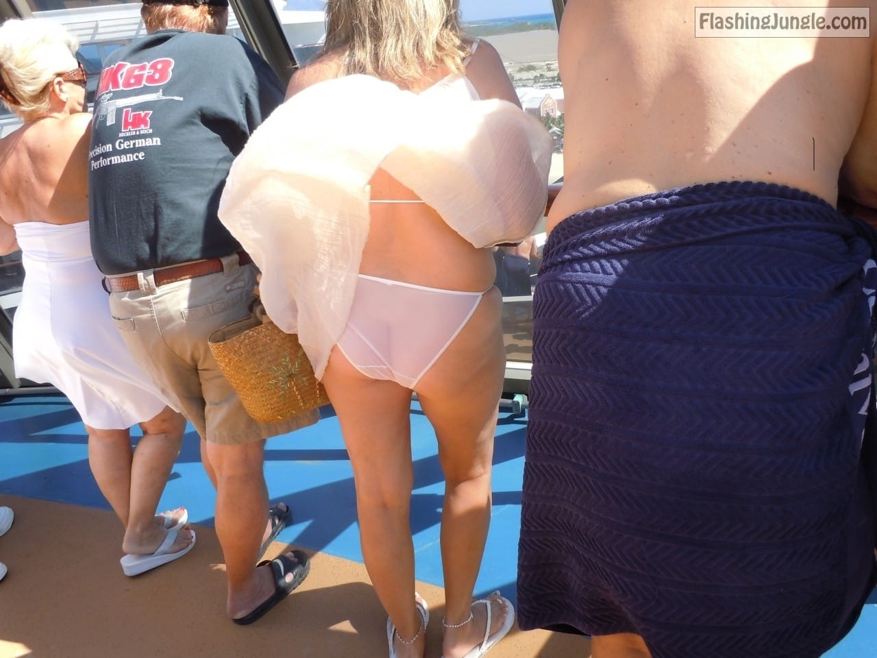 flashing jungle tumblr - tumblr_nbi4ixdF1x1tv0bh4o1_1280 - Bitch Flashing Pics