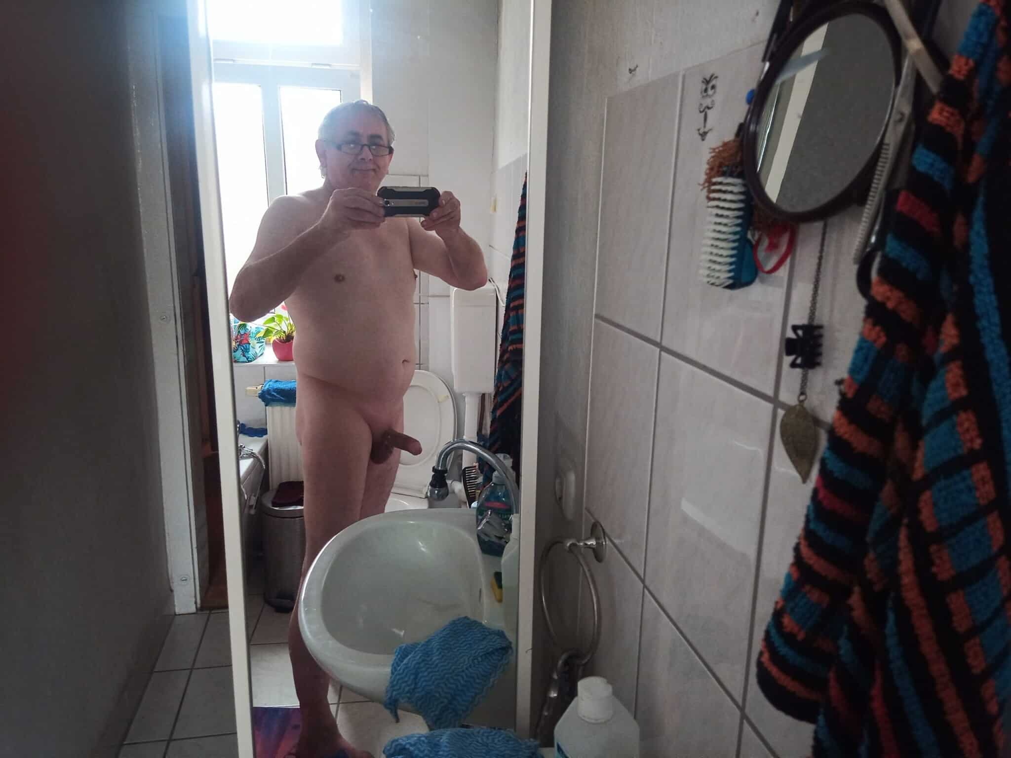 Older man bathroom selfie real nudity dick flash