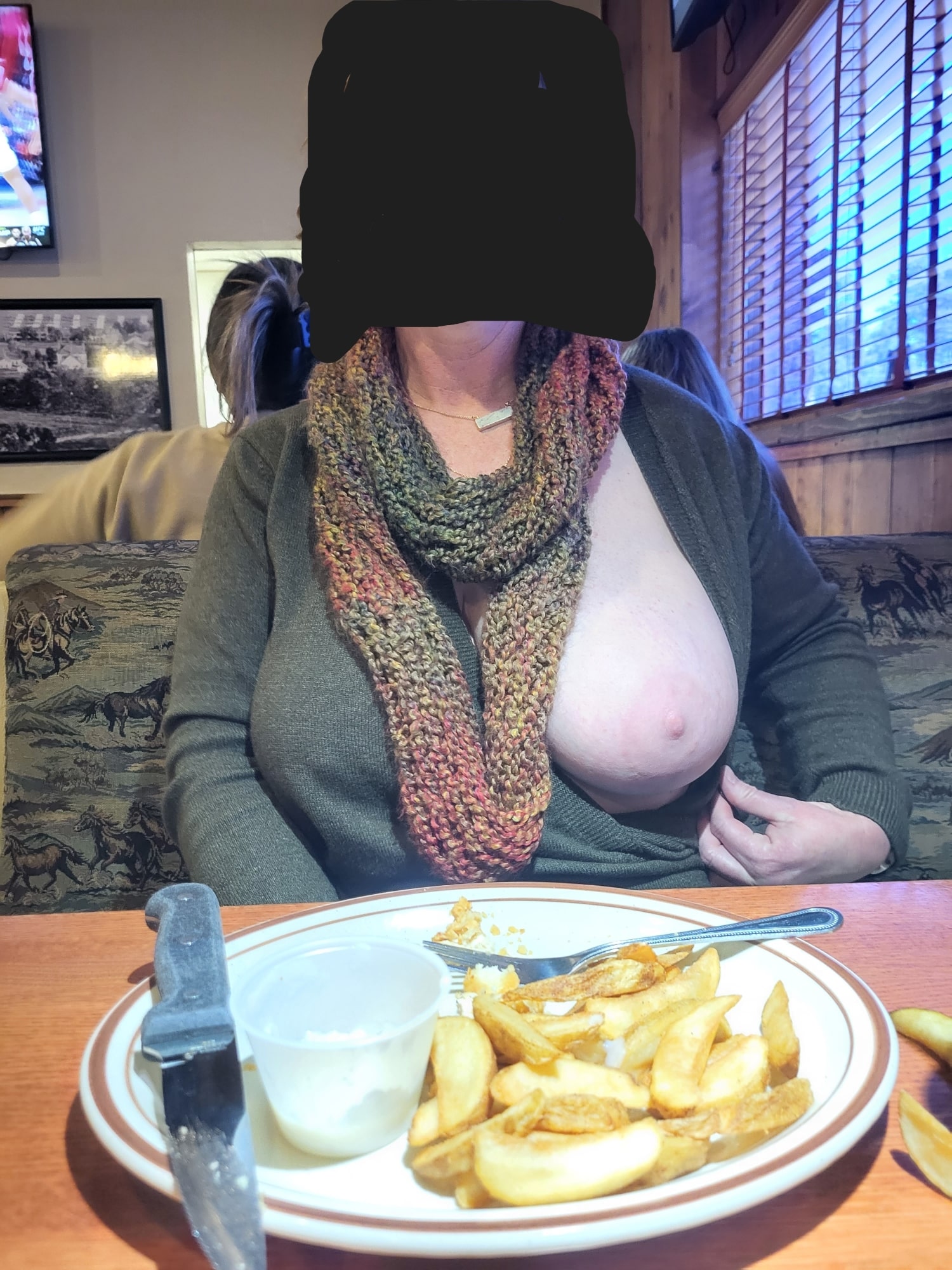 Flashing massive boob in the restaurant real nudity public flashing mature boobs flash