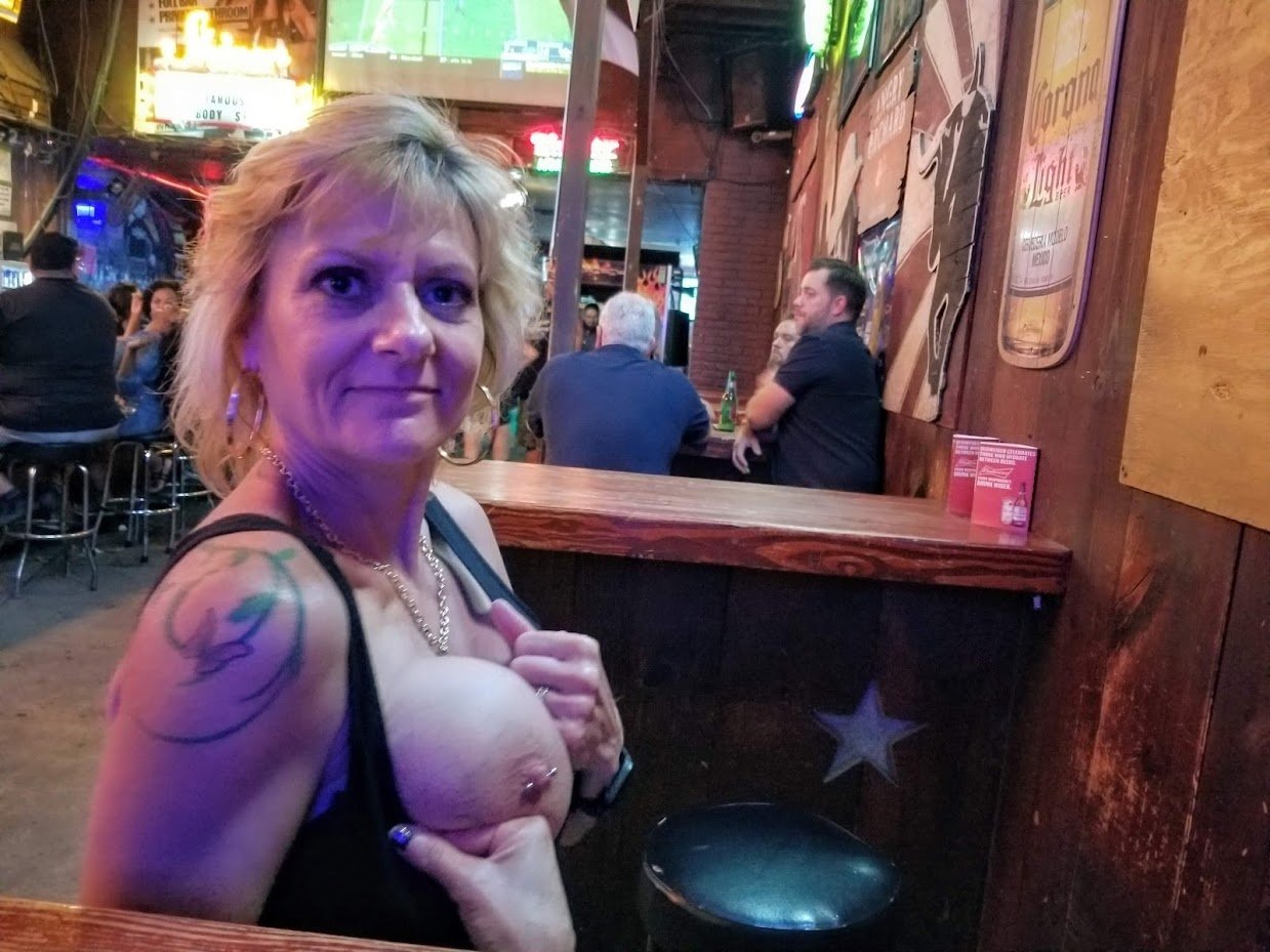 Bitch Flashing Pics: Wow! A Public display! Send me pictures of your hot wife.