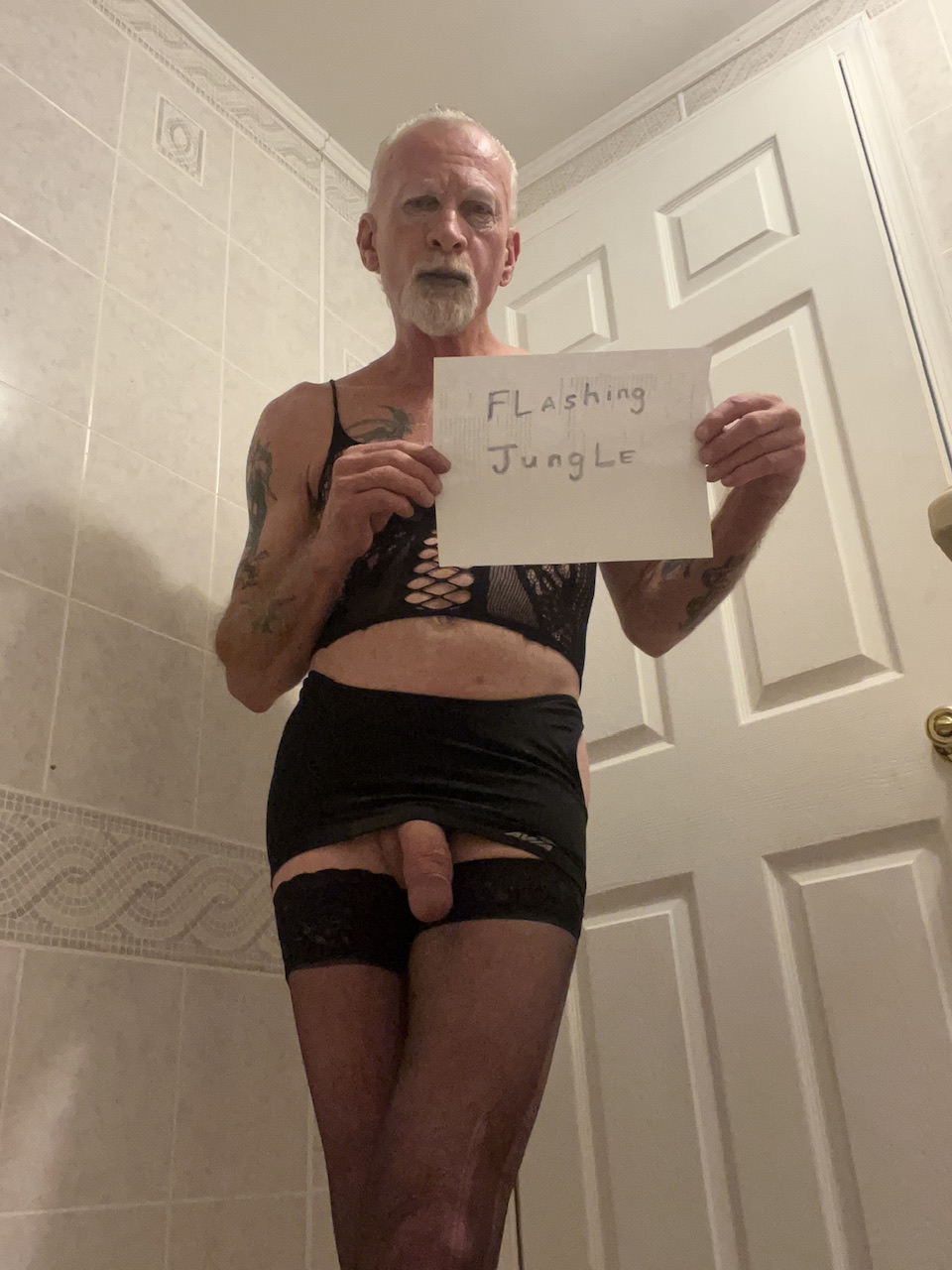 Real Amateurs Dick Flash Pics Bitch Flashing Pics : Sissy flashing for the internet! Sissy flashing on display!