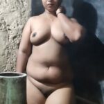 Chubby girl loves to show off her body