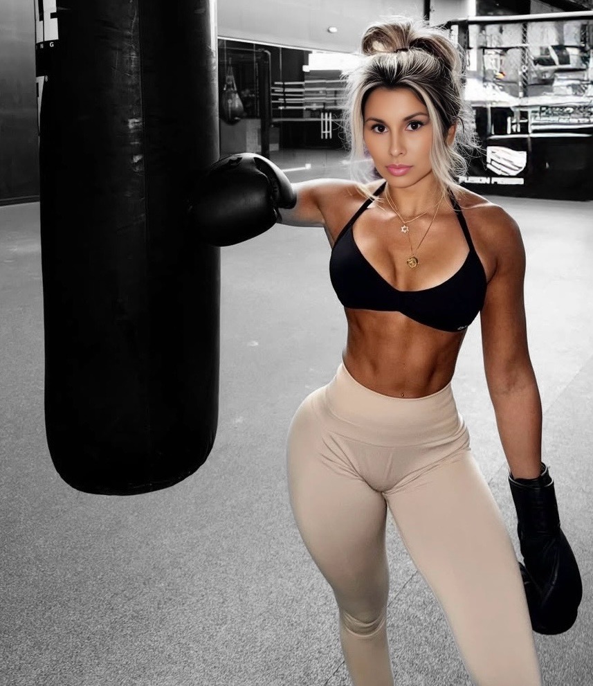 Beautiful babe with big tits Beautiful babe with big tits real nudity howife boobs flash