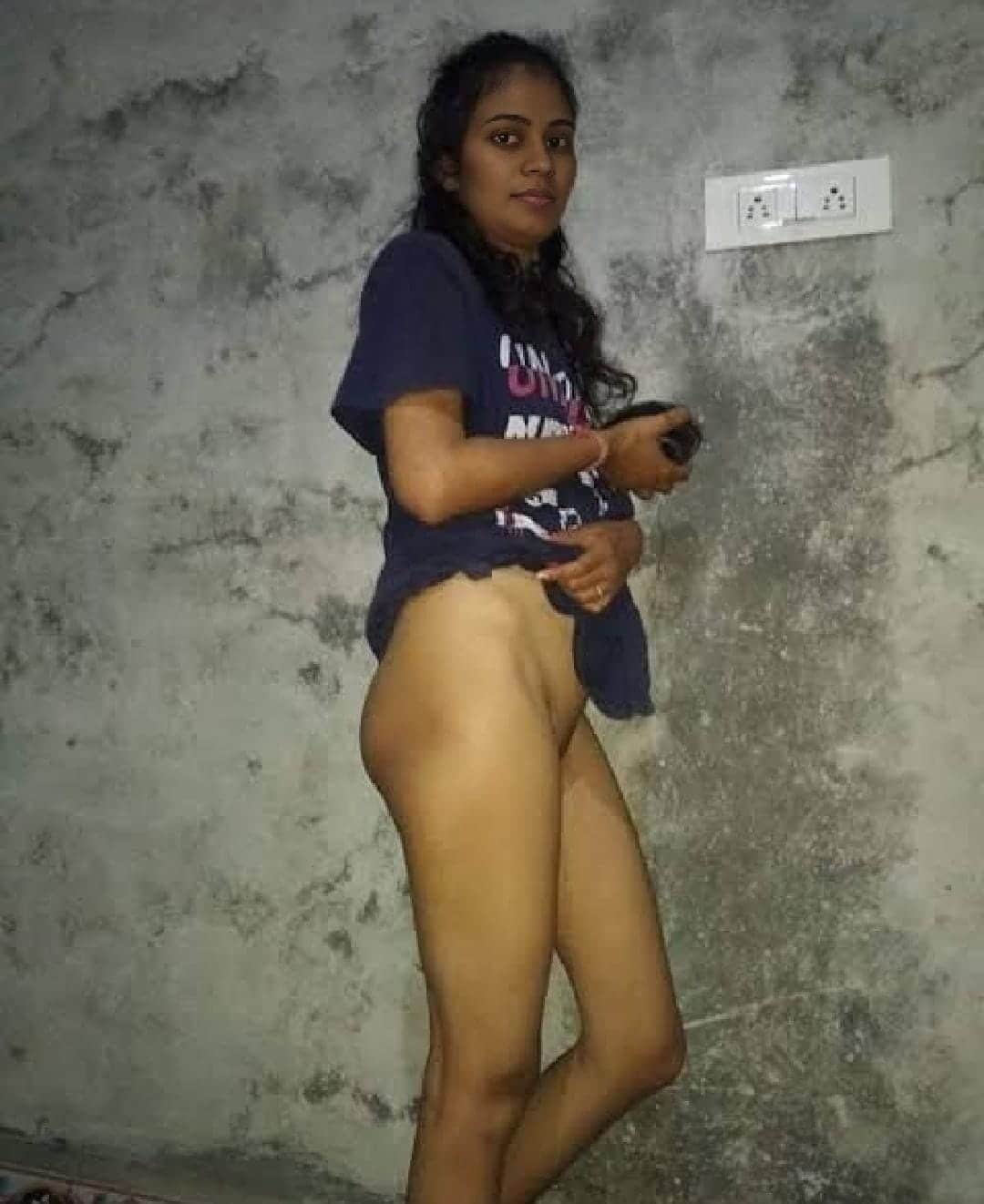 flashing pussy pics - Teen Flashes Her Shaved Pussy in Private Moment South Asian teen flashes her shaved pussy in a private moment, capturing a vulnerable yet confident stance with a phone in hand. - Public Sex Pics
