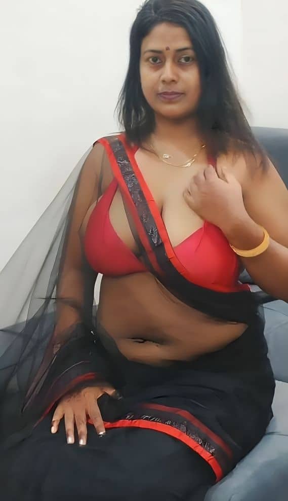 waptirck black cook - Mature MILF Sabita Pattnaik Flashes Cleavage in Black Saree Mature MILF Sabita Pattnaik, known as Chudri, flashes cleavage in a black saree and red bra while teaching tuition, showcasing a mix of modesty and allure. - Bitch Flashing Pics