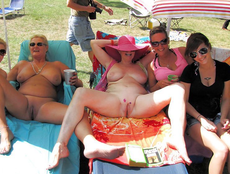 ugandan women xnxx closeup pics - Public Park Flash: Naked Women in Broad Daylight Four women flash in a public park, showcasing their bodies with confidence. Nude and partially nude, they stand in broad daylight, reclaiming the space. - Boobs Flash Pics