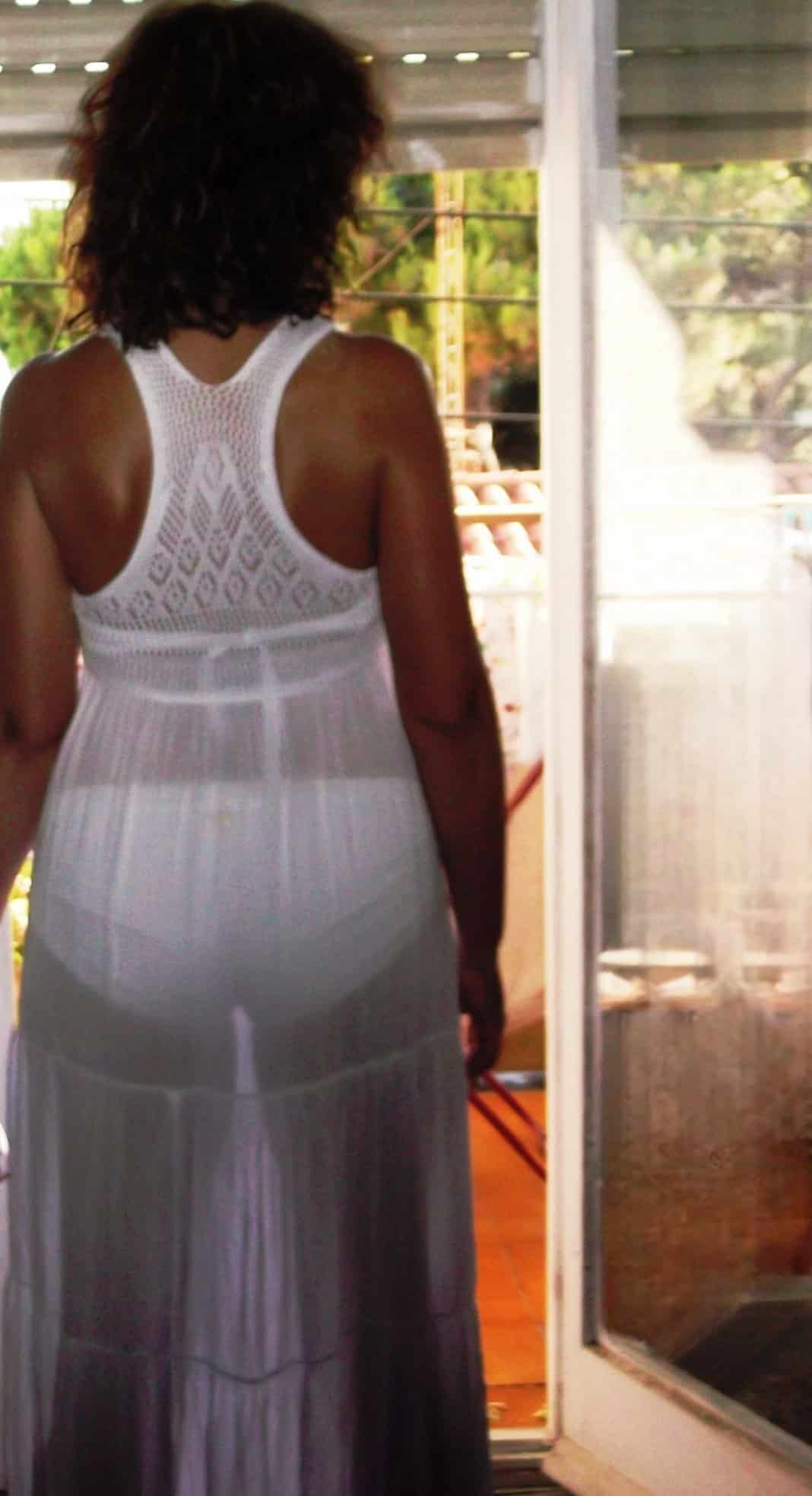 Ass Flash Pics: My slutty wife at the hotel, ready to go for a walk, wearing this sexy summer dress and no bra