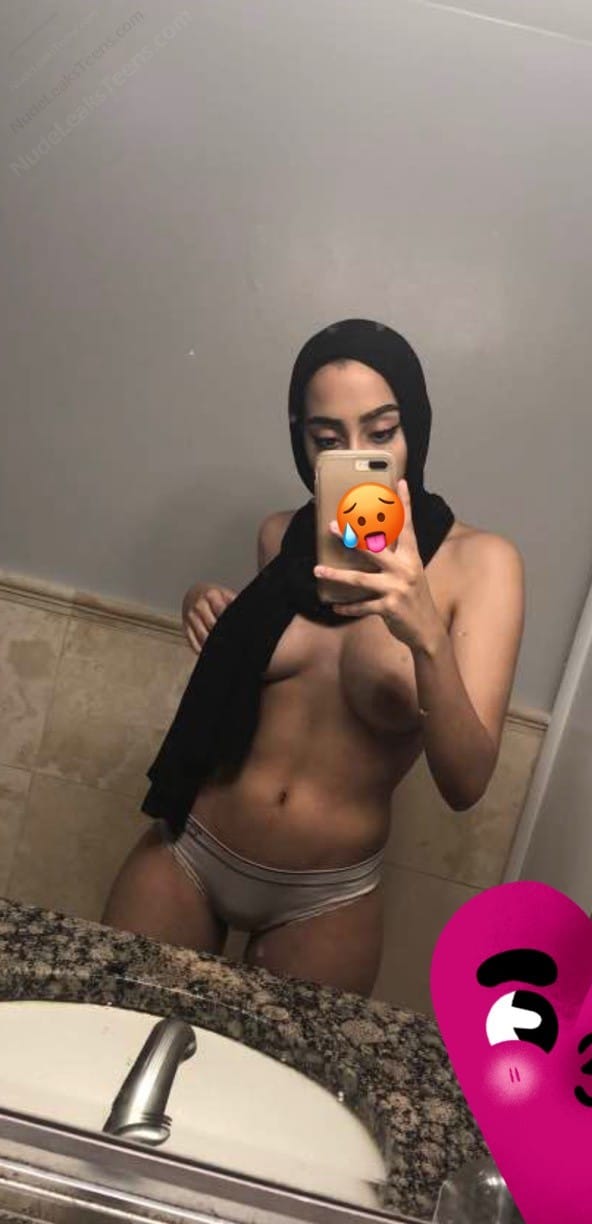 Boobs Flash Pics: Rania Noori – Indonesian Teen Slut Flashing in Bathroom Rania Noori, an Indonesian teen, flashes in a bathroom setting, showcasing her toned body and perky breasts in a selfie.
