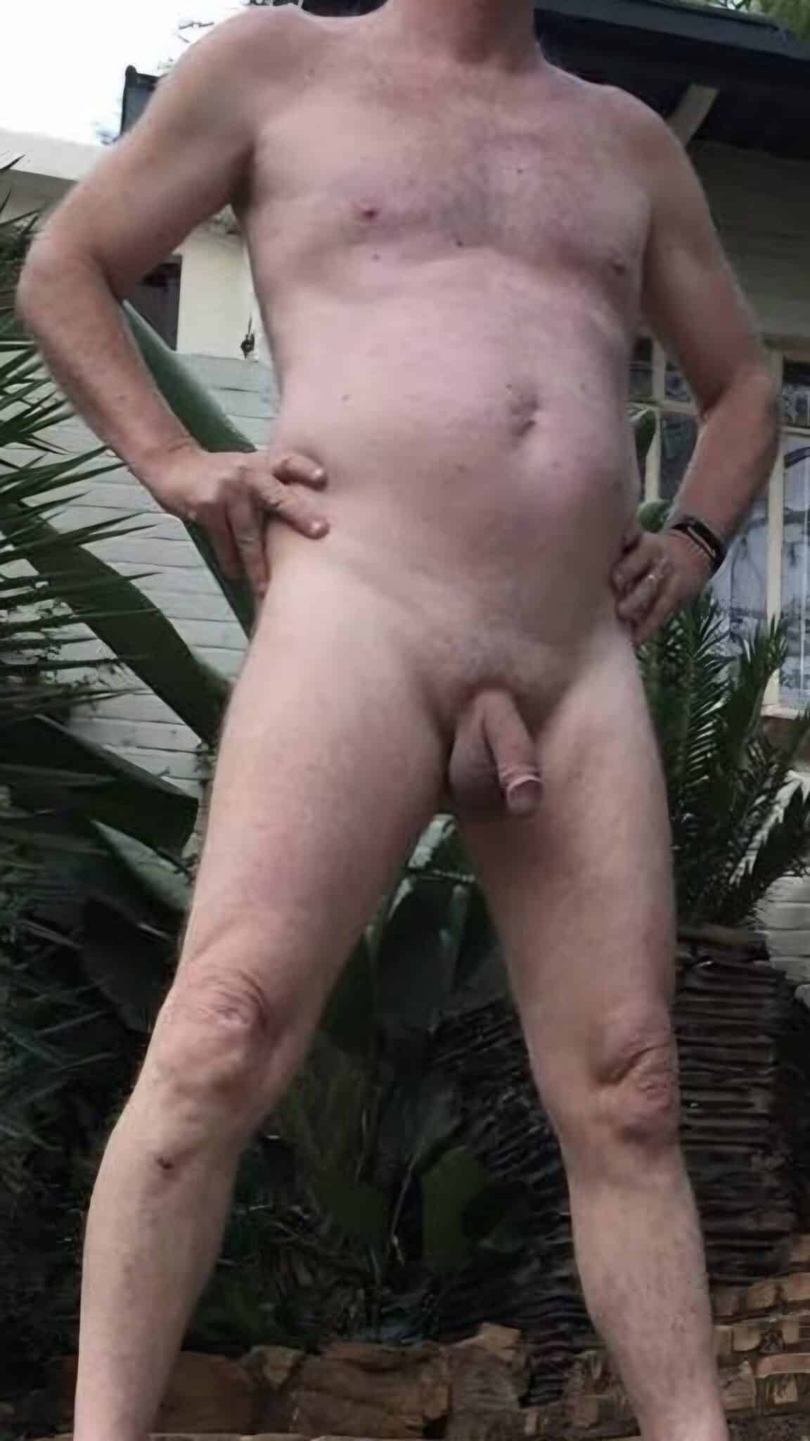Dick Flash Pics: Outdoor Encounters: Real Amateurs in the Wild Real amateurs in the wild, outdoor encounters with mature flashing and voyeur pics, urban landscape as a backdrop.