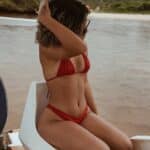 Boat Ride Flash: Lívia Vitória’s Curvy Display