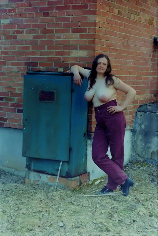 Boobs Flash Pics: What Makes a Lithuanian Teen’s Boobs So Alluring in Public? Lithuanian teen's boobs in public, natural curves, urban setting, confident pose, real amateur.